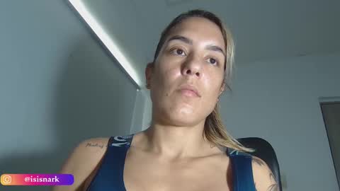 Snapshot of valkyriarose chatting on 03.06.25 Isis online show from 03.06.25