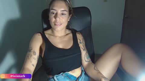 Snapshot of valkyriarose chatting on 03.09.25 Isis online show from 03.09.25