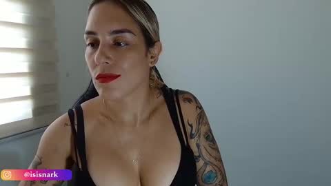 Snapshot of valkyriarose chatting on 09.13.25 Isis online show from 09.13.25