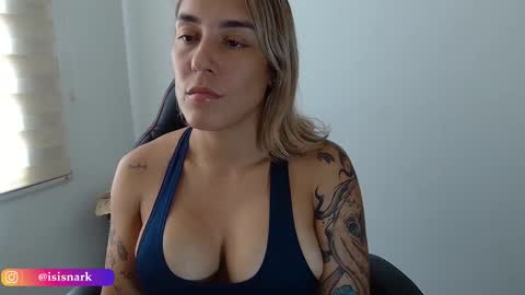 Snapshot of valkyriarose chatting on 10.09.25 Isis online show from 10.09.25