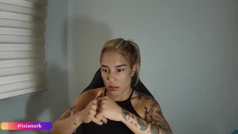 Snapshot of valkyriarose chatting on 10.22.25 Isis online show from 10.22.25