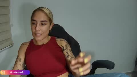 Snapshot of valkyriarose chatting on 11.13.25 Isis online show from 11.13.25