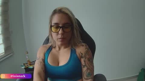 Snapshot of valkyriarose chatting on 11.24.25 Isis online show from 11.24.25