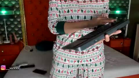 Valerie Val V online show from 12.15.25