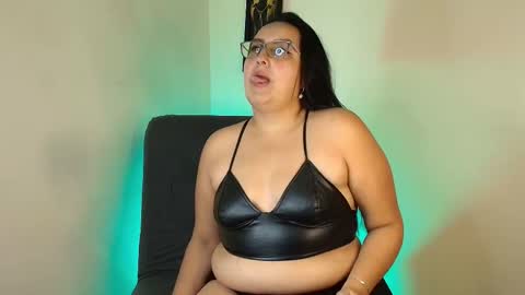 Vallery16 online show from 11.28.25