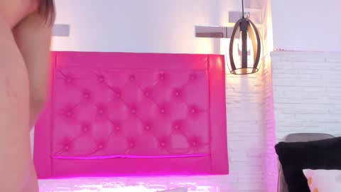 Vallolet Peach  online show from 01.31.25