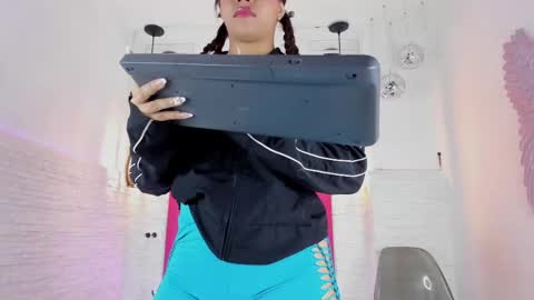 Vallolet Peach  online show from 02.09.25