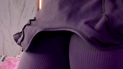 Vallolet Peach  online show from 11.08.25