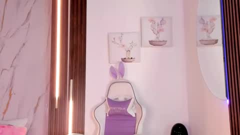 Vallolet Peach  online show from 02.01.26