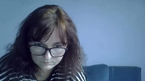 Snapshot of vally_bek1 chatting on 11.12.25 vally_bek1 online show from 11.12.25