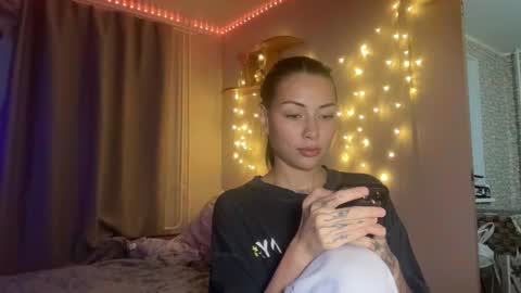 Little Devil online show from 09.23.25