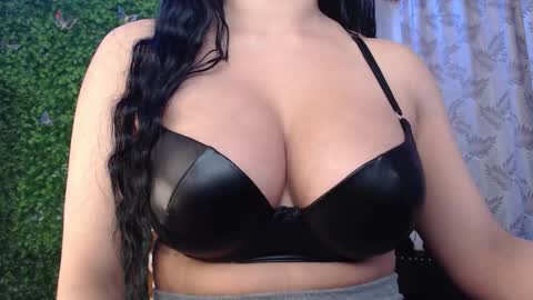 valquiria_sirgun online show from 09.23.25