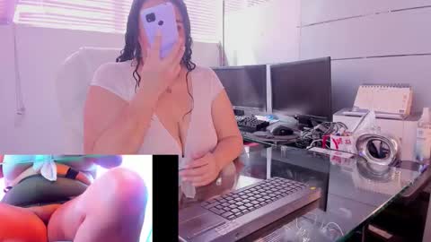 Snapshot of valrery_roussex chatting on 09.20.25 Valery online show from 09.20.25