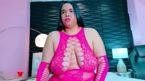 Snapshot of valrery_roussex chatting on 11.03.25 Valery online show from 11.03.25