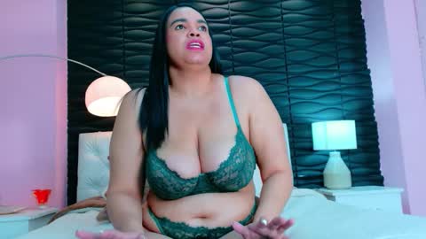 Snapshot of valrery_roussex chatting on 11.05.25 Valery online show from 11.05.25