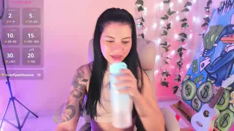 Snapshot of valu_57 chatting on 12.21.25 Valu online show from 12.21.25