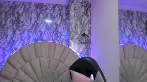 Snapshot of valuh_blake chatting on 02.19.25 Valuh online show from 02.19.25