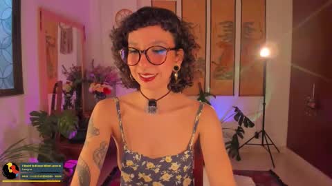 Snapshot of valyturner chatting on 10.16.25 online show from 10.16.25