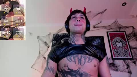 david guzman i model independenthelp me with a thumbs up online show from 10.22.25