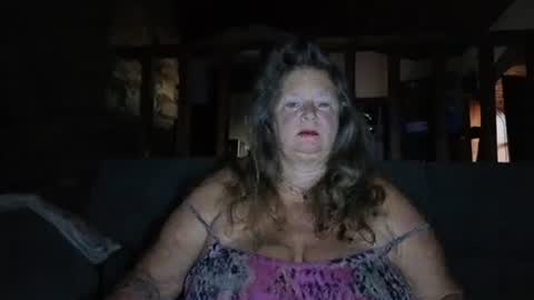 Snapshot of vampwoman chatting on 09.29.25 vampwoman online show from 09.29.25