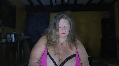 Snapshot of vampwoman chatting on 11.03.25 vampwoman online show from 11.03.25