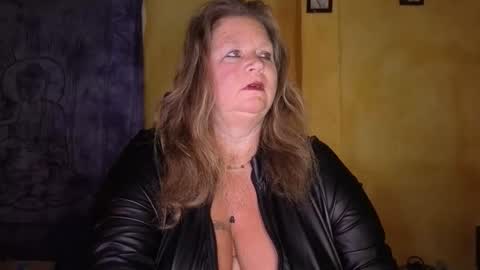 Snapshot of vampwoman chatting on 02.08.26 vampwoman online show from 02.08.26