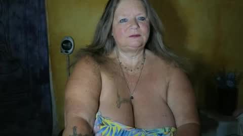 Snapshot of vampwoman chatting on 06.21.26 vampwoman online show from 06.21.26