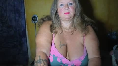 Snapshot of vampwoman chatting on 06.30.26 vampwoman online show from 06.30.26