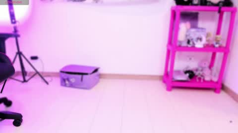 Snapshot of vampyy_doll chatting on 01.12.25 Please help me to reach 300 thumbs up online show from 01.12.25