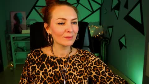 Vanda online show from 12.08.24