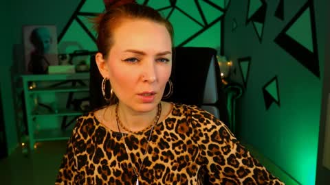Vanda online show from 12.08.24