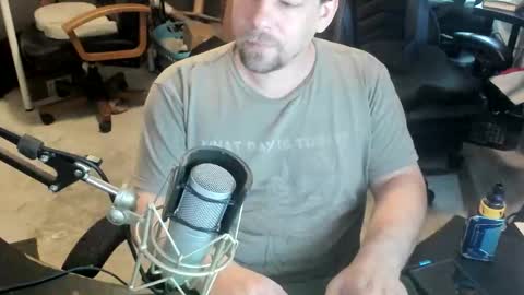 Snapshot of vandonh chatting on 10.24.25 vandonh online show from 10.24.25