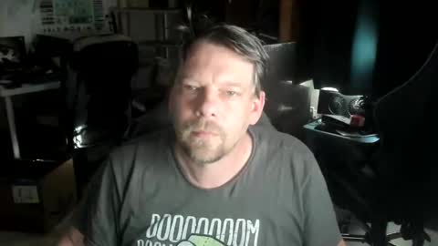 Snapshot of vandonh chatting on 11.12.25 vandonh online show from 11.12.25