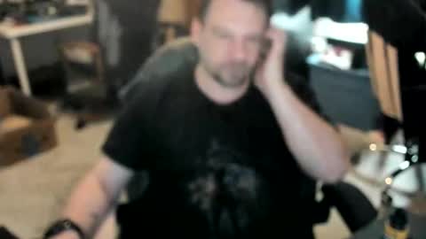 Snapshot of vandonh chatting on 11.21.25 vandonh online show from 11.21.25