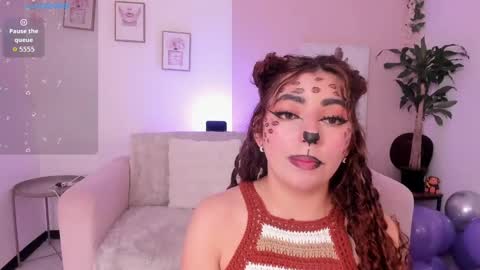 Snapshot of vane_vixen chatting on 10.07.25 vane_vixen online show from 10.07.25