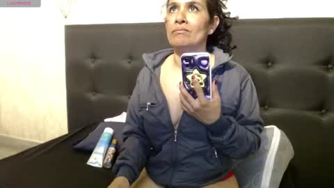Snapshot of vanessa_7_ chatting on 10.03.25 Vanessa online show from 10.03.25