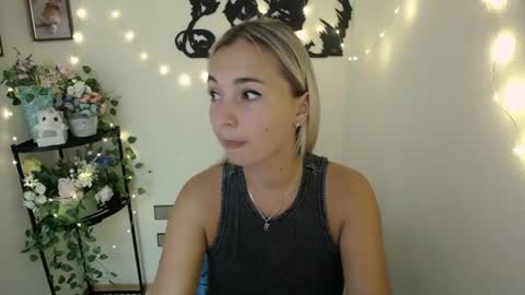 Snapshot of vanessa_joy_ chatting on 06.30.26 Vanessa online show from 06.30.26