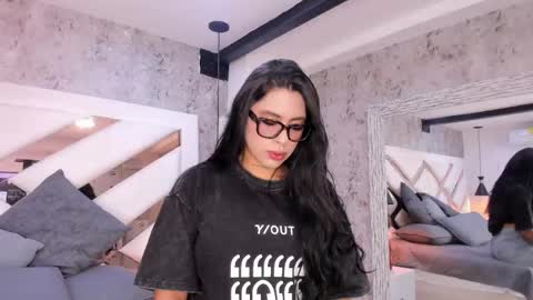 Snapshot of vanessa_rain_ chatting on 05.16.26 Vanessa online show from 05.16.26