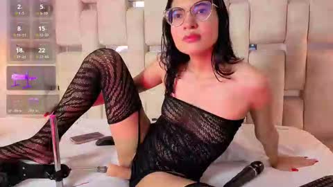 Snapshot of vanessaboch chatting on 11.30.25 Vanessa online show from 11.30.25