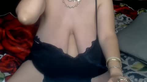 Snapshot of vanessaboobsx1 chatting on 12.30.24 Vanessa HUGE BOOBS online show from 12.30.24