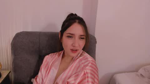 vanessajohnsonn online show from 04.09.26