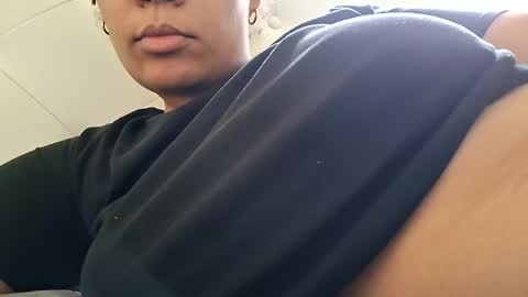 vanessareign online show from 02.16.26