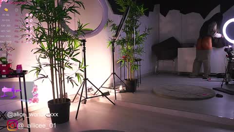 Vanessa Simon online show from 02.08.25