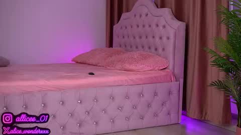 Vanessa Simon online show from 09.24.25