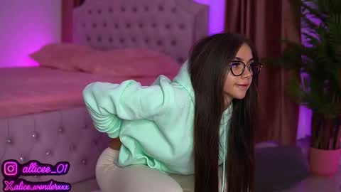 Vanessa Simon online show from 09.29.25