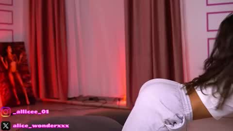 Vanessa Simon online show from 01.08.26