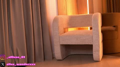 Vanessa Simon online show from 04.03.26