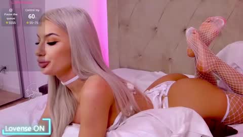 Snapshot of vanessavanne chatting on 02.28.25 Vanessa online show from 02.28.25