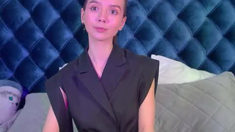 VanessaVienne online show from 04.18.26