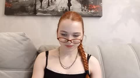 Snapshot of vaniaafzal chatting on 05.21.26 Vania online show from 05.21.26
